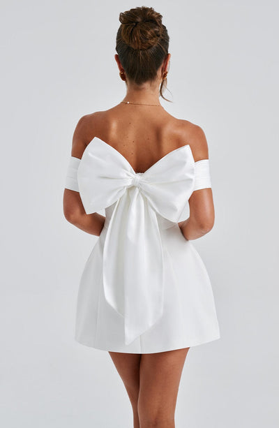DALIA BOW